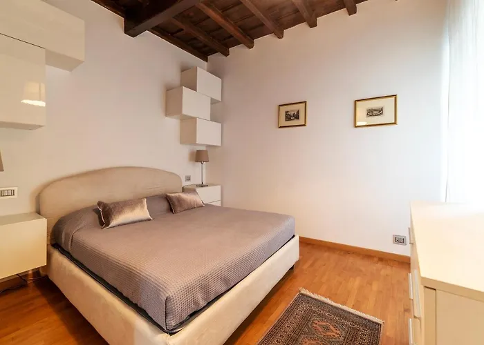 Guesthost - Piazza Di Spagna Classy Apartment